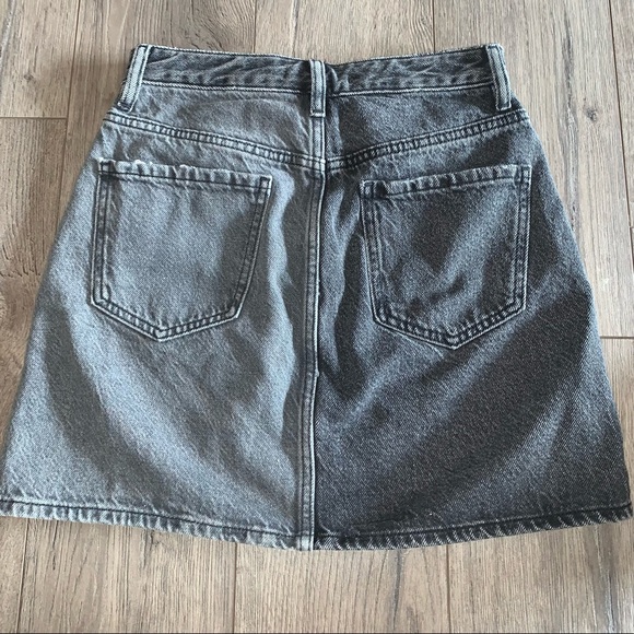 PacSun Two-Tone Gray Denim Skirt - Picture 4 of 5